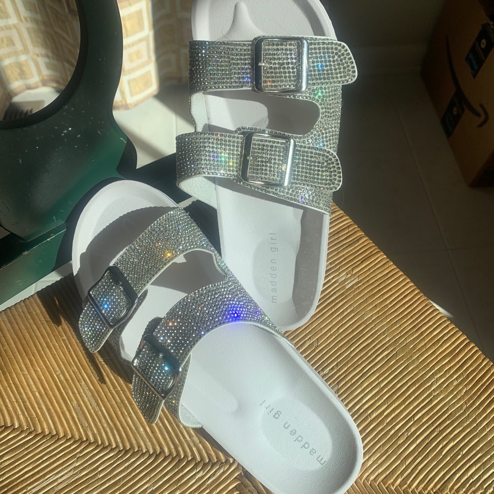 Madden Girl Teddy Slide Size 9